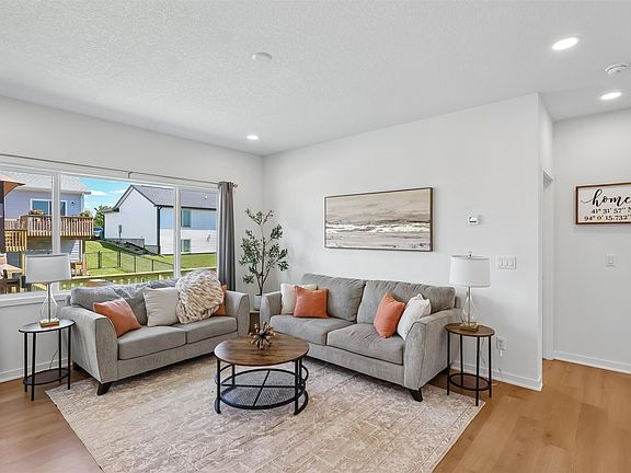 4th image of 1011 Polk St