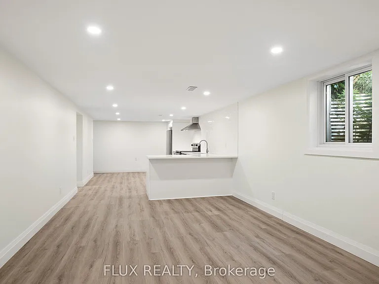 235 Guelph St #2 — Photo 6
