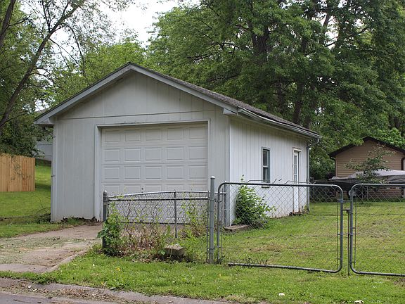 One Car Garage/Shop w/elec