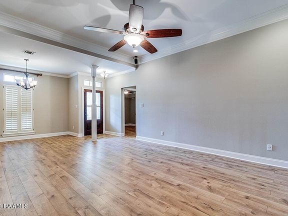 3rd image of 102 Burlington Ave