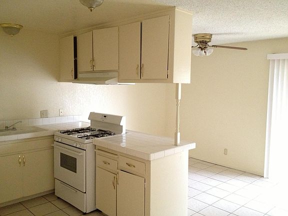 4th image of 4663 Canoga St #B