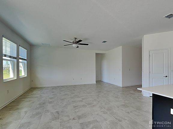 2nd image of 33585 Blossom Ln