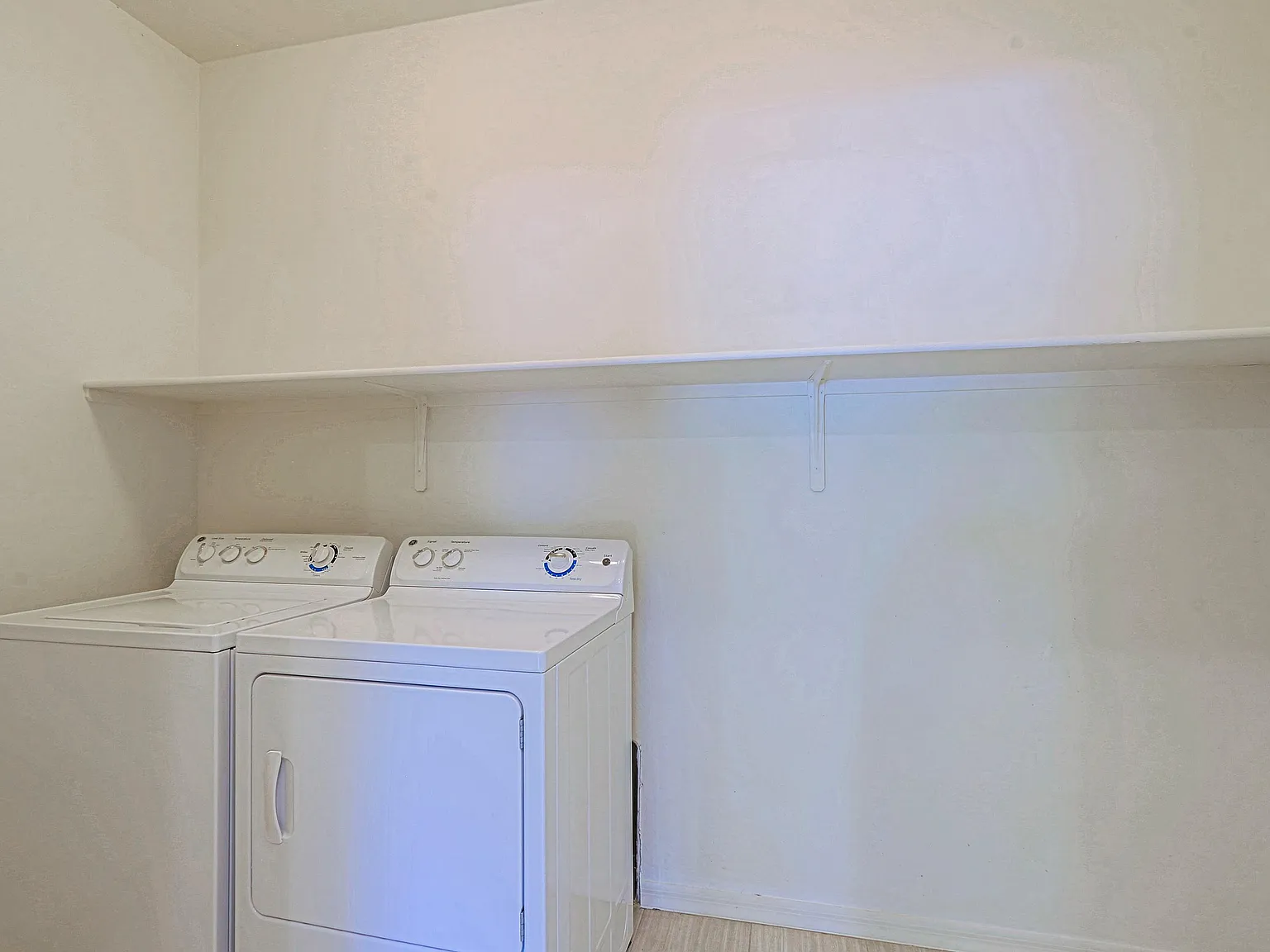 Santana Ridge Luxury Apartments — Photo 3