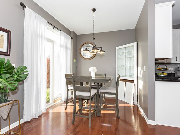 4th image of 25045 S Clare Cir