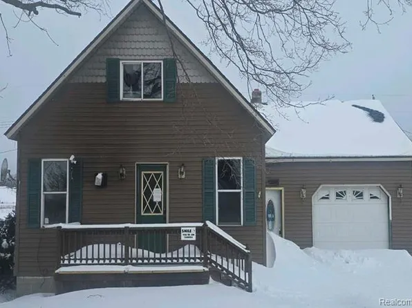 5852 3rd Ave N, Wells, MI 49894