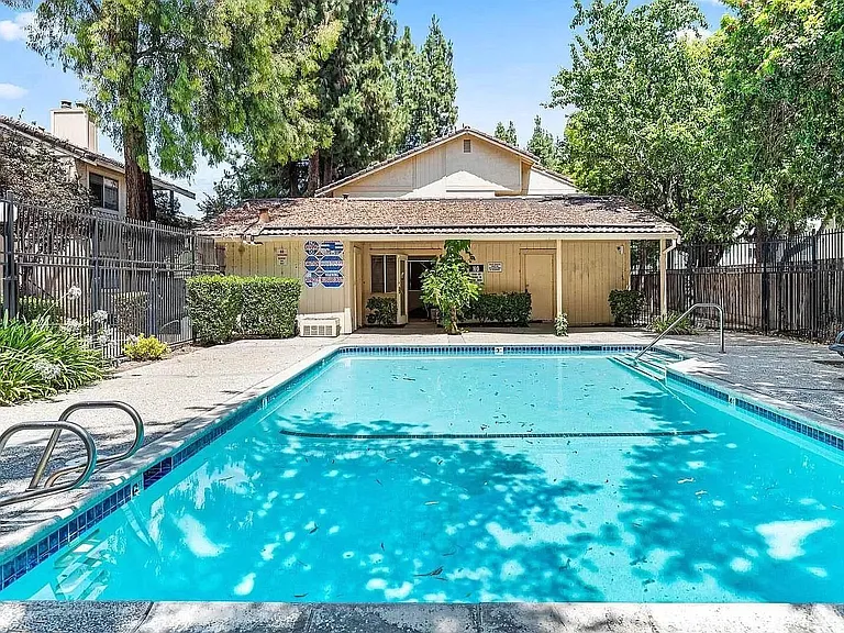2244 Alexian Dr — Photo 9