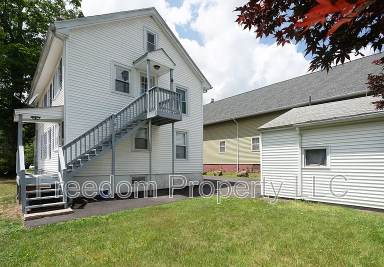 57 Germania St — Photo 5