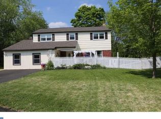 100 Harbob Ln, North Wales, PA 19454