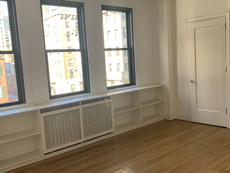 01 FP- 593 sq. feet-