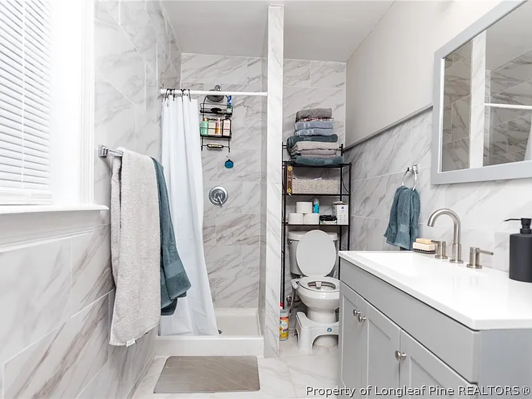 413 Langdon St — Photo 19
