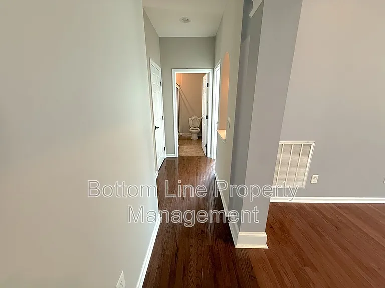 15007 Skypark Dr — Photo 17