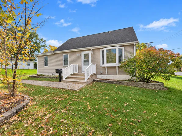 9 E Washington St, Round Lake Park, IL 60073