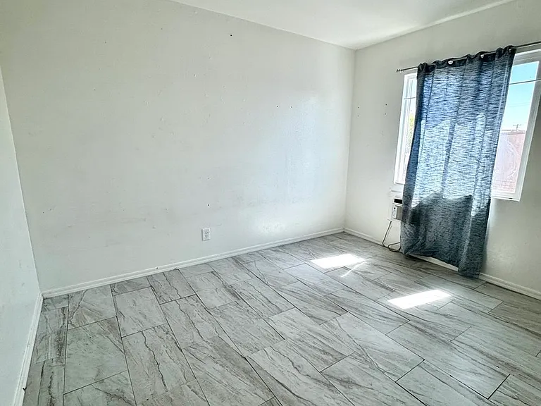 2525 E Monroe St #2 — Photo 7