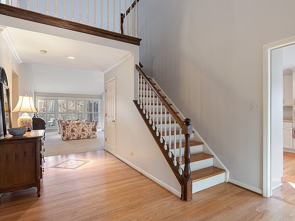 3rd image of 98 Warrington Dr