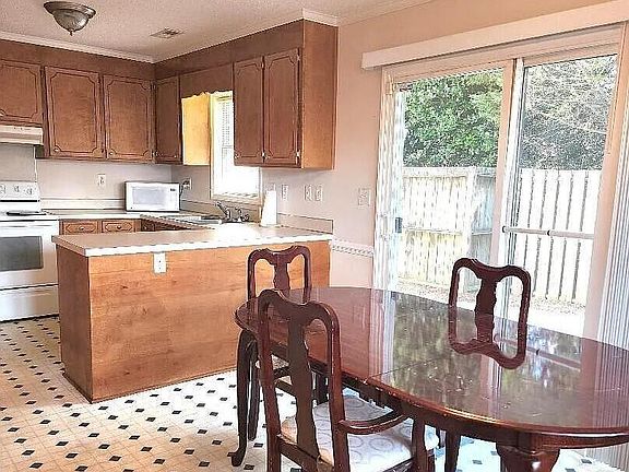 3rd image of 1035 Spring Forest Rd APT D10