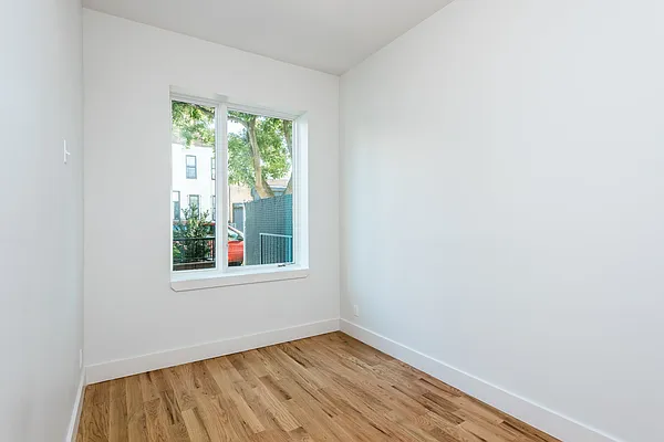 Rented by Nooklyn NYC LLC | media 58