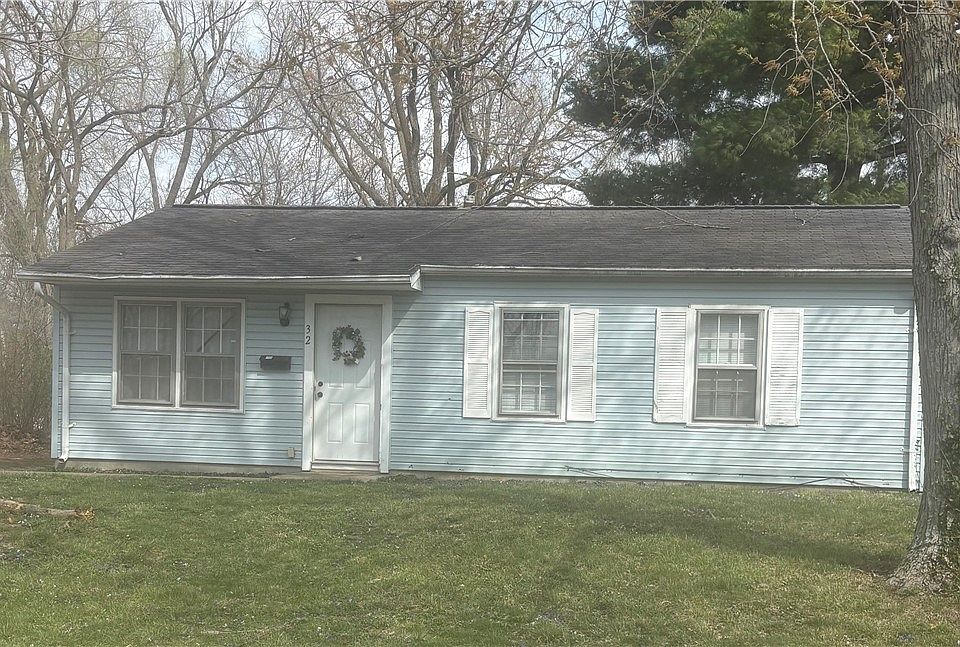 1st image of 32 Ridgecrest Dr