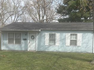 32 Ridgecrest Dr, Decatur, IL 62521