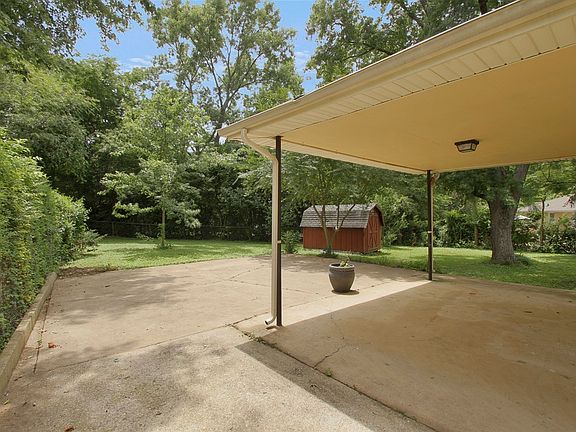 4th image of 704 Mohawk Dr