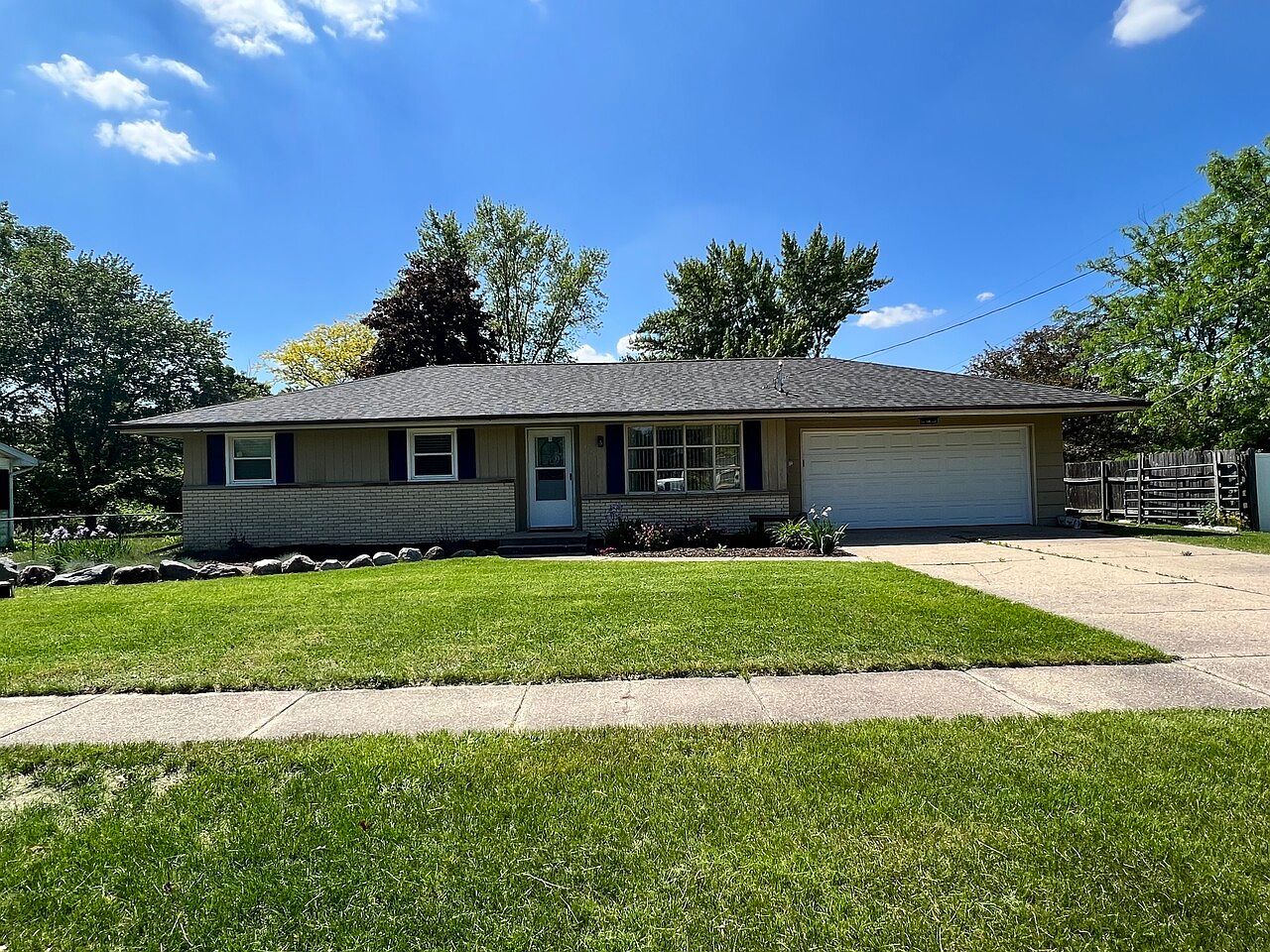 11806 Waidi Ave, Machesney Park, IL 61115 Zillow