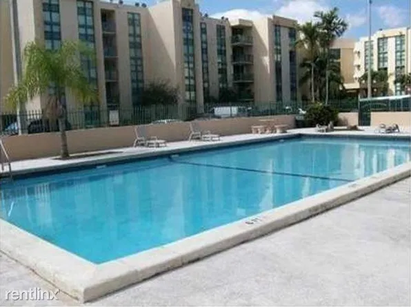 2055 SW 122nd Ave APT 210, Miami, FL 33175