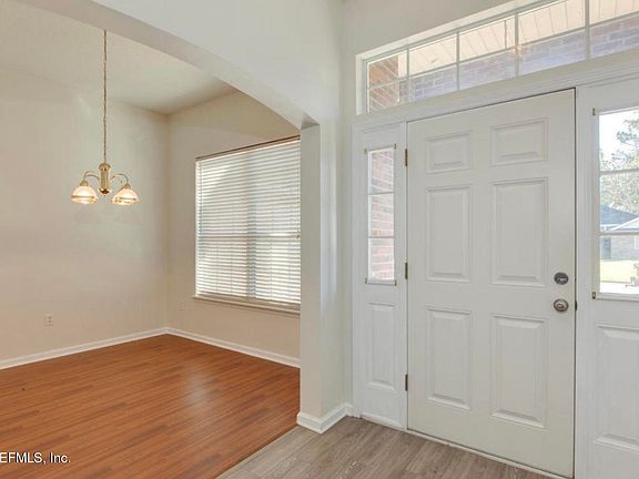 3rd image of 6636 Autumn Bluff Ln