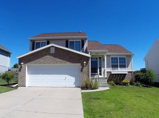 16134 Blackwalnut St, Omaha, NE 68136