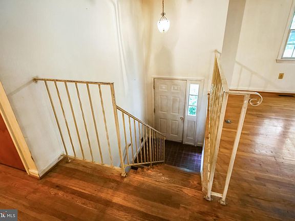 2nd image of 2631 Jackson Dr