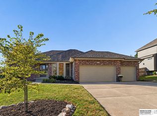 311 Fox Creek Ln, Papillion, NE 68046