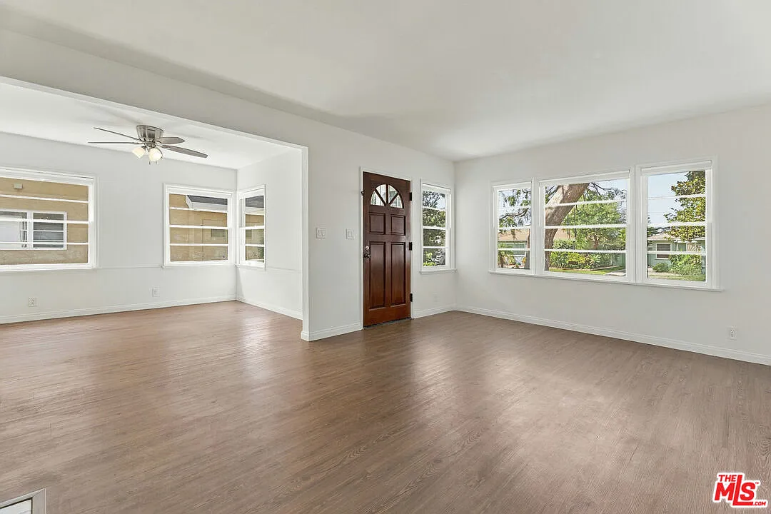 3 bed, 2.0 bath, 1308 sqft, $4,700 — Photo 4