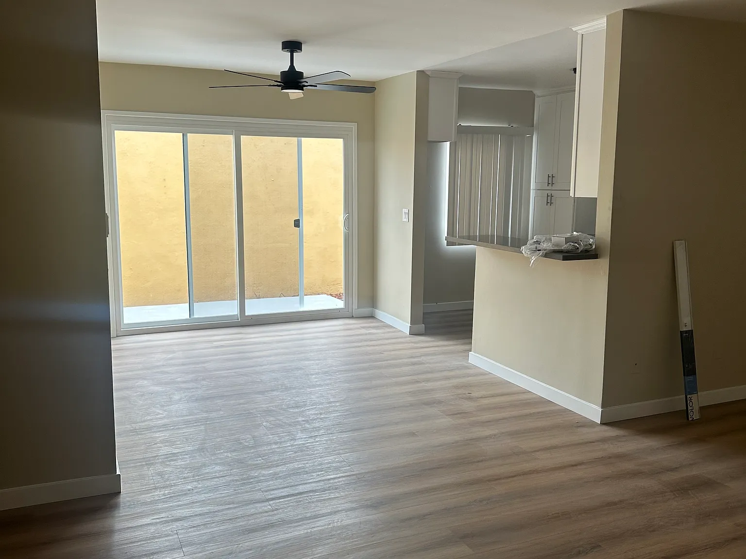 3 bed, 1000 sqft, $3,600 — Photo 3