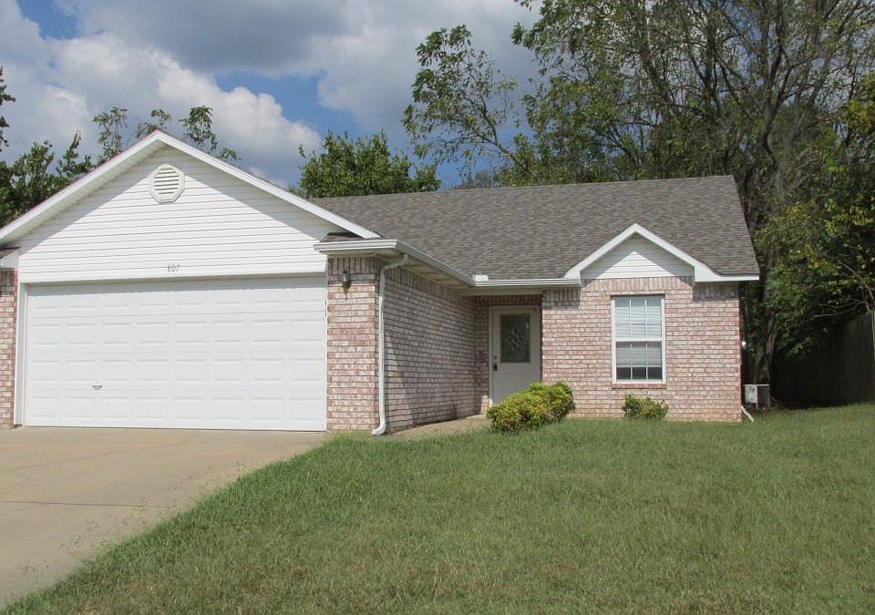 1st image of 807 Tunbridge Dr