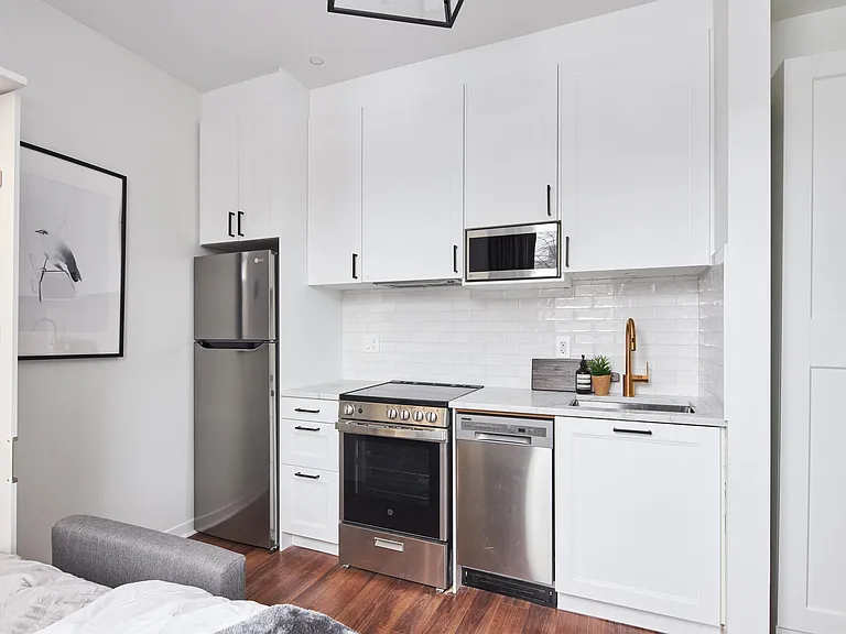 331 Catherine St — Photo 11