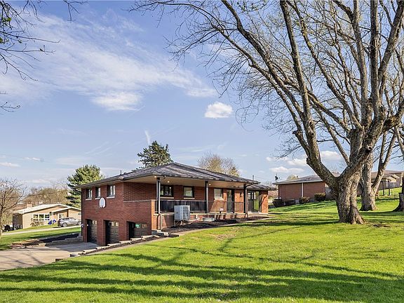 5th image of 395 Crescent Dr