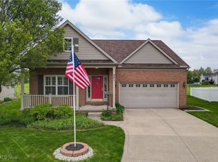 221 Gatwick Grove Cir, Wadsworth, OH 44281