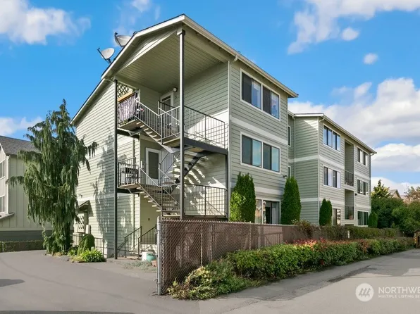 731 N 94th Street #4, Seattle, WA 98103