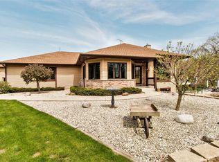 W5395 Gladhurst Ln, Elkhorn, WI 53121