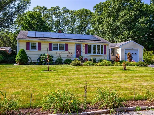 221 Pearl St, Attleboro, MA 02703