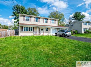 27 Patton Dr, Somerset, NJ 08873