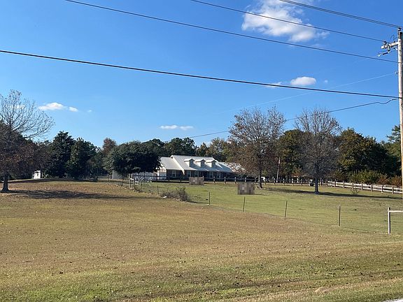 3rd image of 1150 Lee Road 165