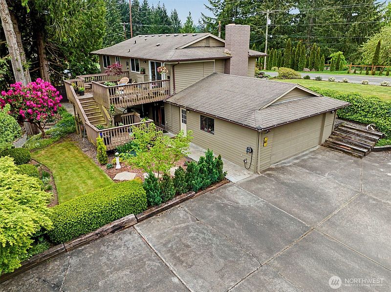 3rd image of 1611 Ham Hill Road