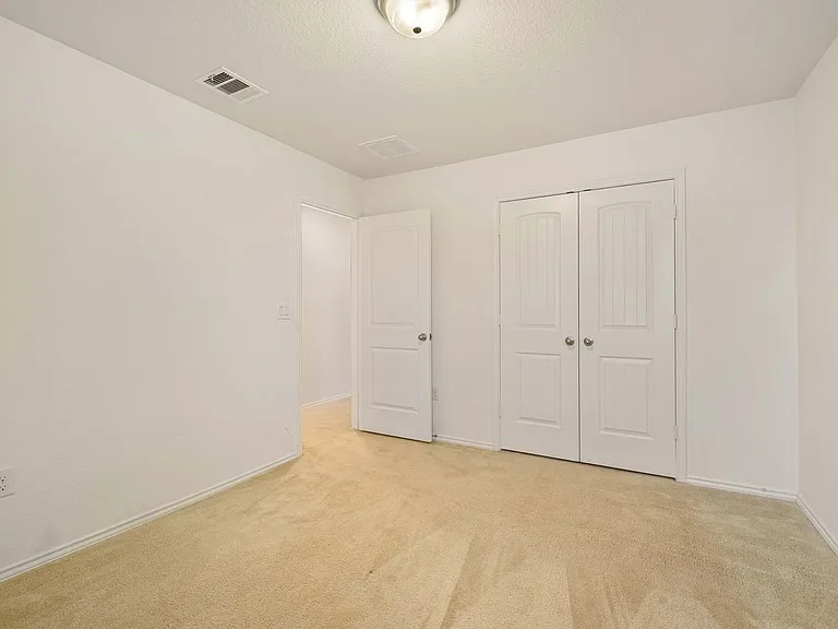 907 Solitude Dr — Photo 21