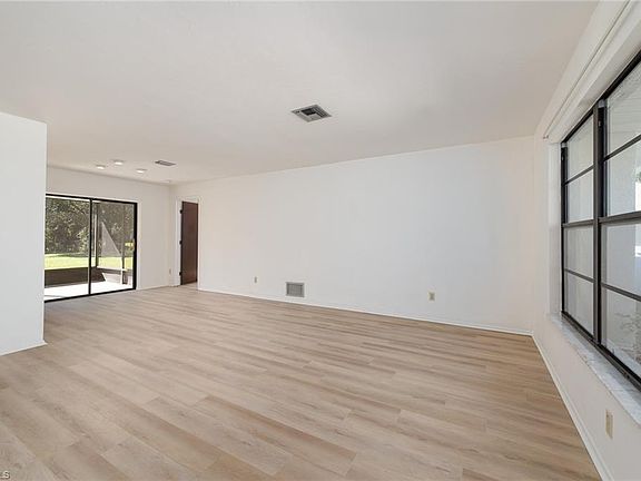 5th image of 1447 Sautern Dr