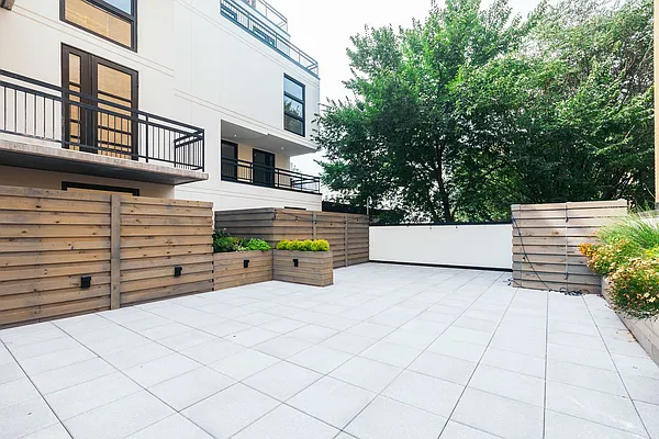 Rented by Nooklyn NYC LLC | media 65