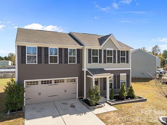 3rd image of 2522 Willow Pond Ln SE