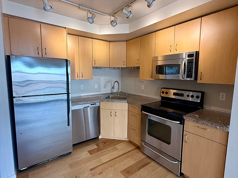 103 Bellevue Ave E #502 — Photo 3