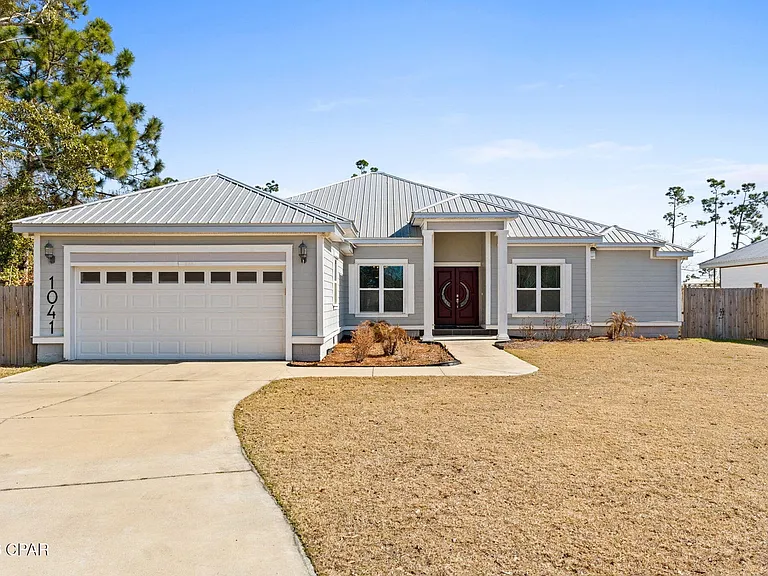 1041 Plantation Dr — Photo 1