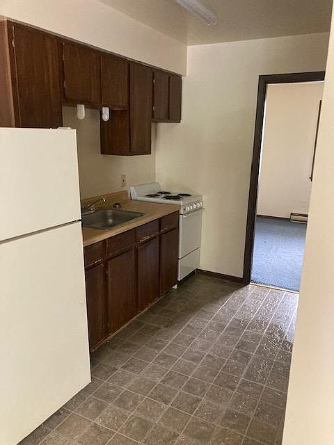 1st image of 208 Eastwood Dr