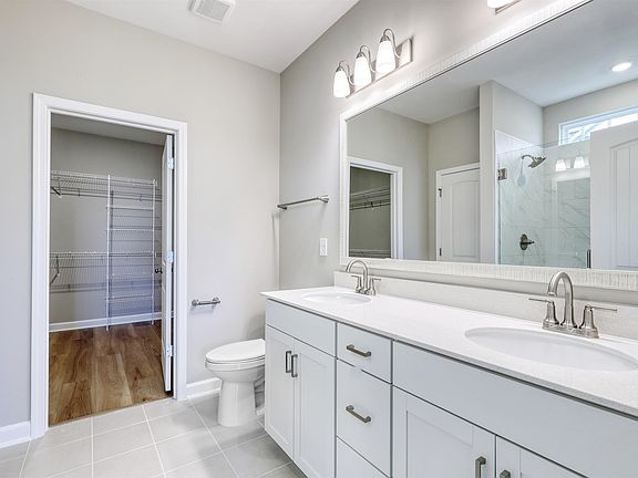 5th image of 6265 Zoe Way