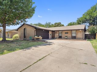 913 Hudson Dr, Garland, TX 75043